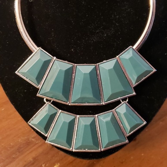 Lions, Tigress, and Bears Green Paparazzi Statement Necklace - Picture 3 of 3